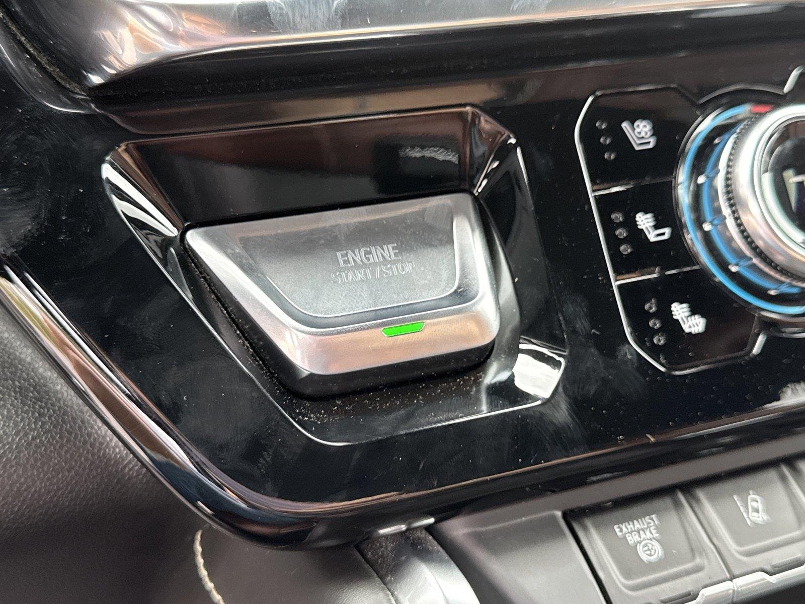 Used 2024 Onyx Black GMC Denali Ultimate image 25