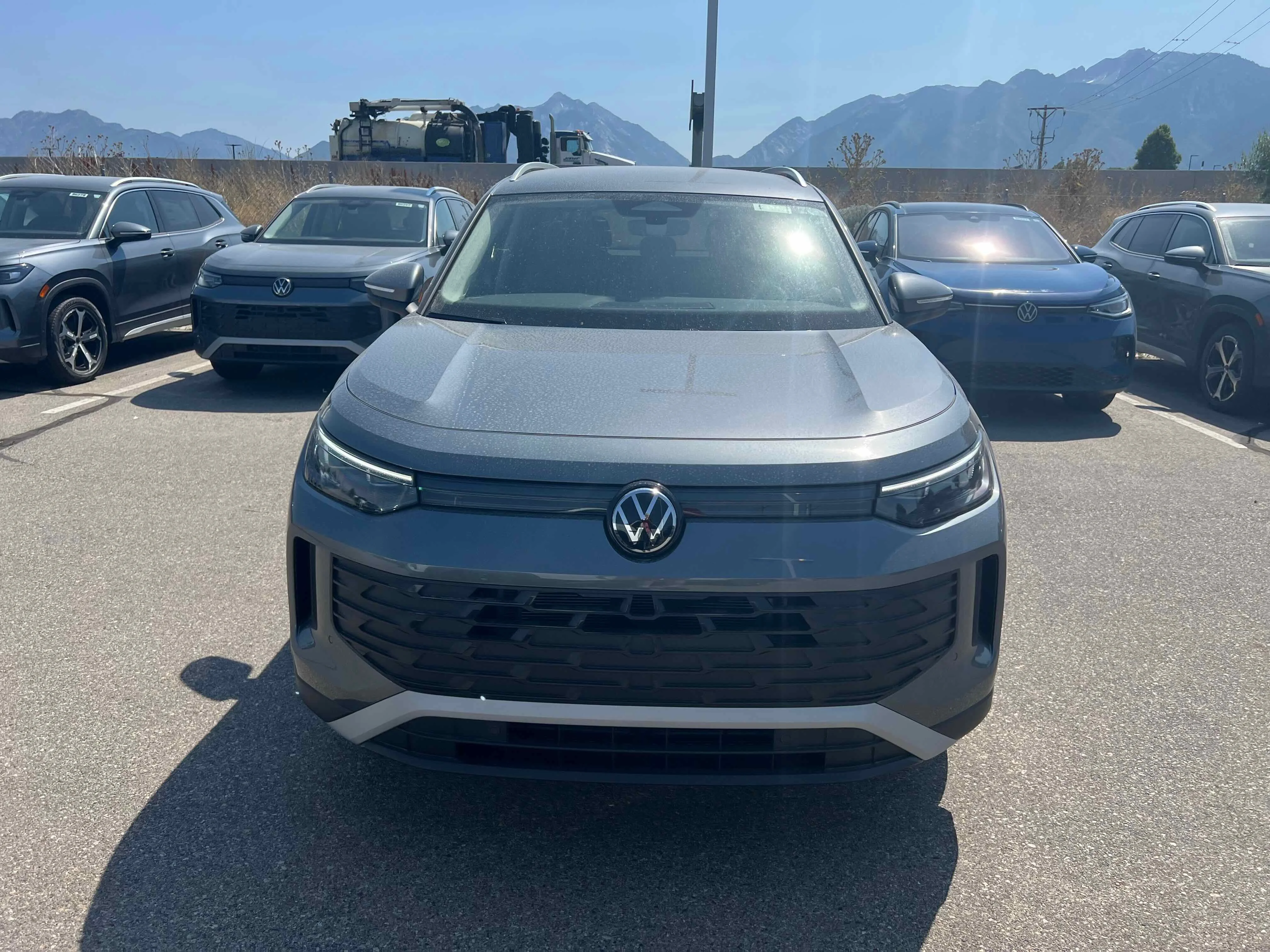New 2025 Platinum Gray Volkswagen SE image 6