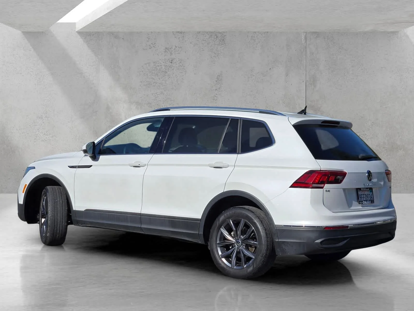 Used 2023  Volkswagen SE image 6