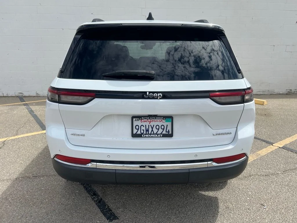 Used 2023 Bright White Clearcoat Jeep Laredo image 5
