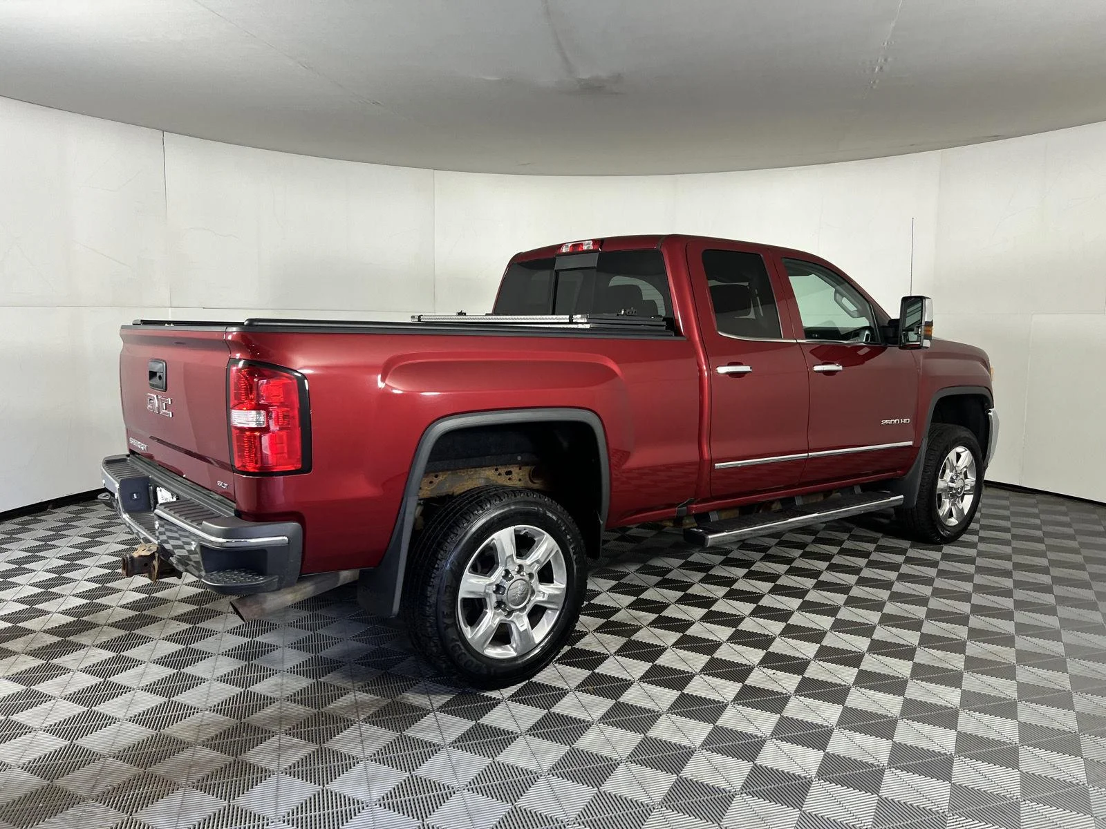 Used 2018 Red Quartz Tintcoat GMC SLT image 8