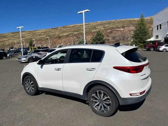 Used 2017 Snow White Pearl Kia EX image 11