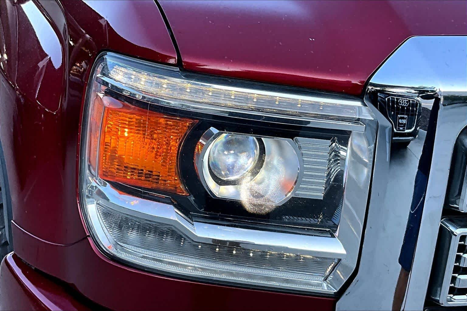 Used 2019 Red Quartz Tintcoat GMC Denali image 29