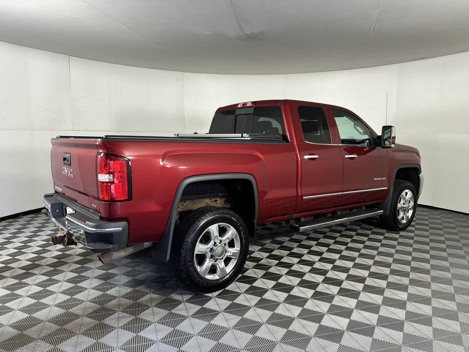 Used 2018 Red Quartz Tintcoat GMC SLT image 8