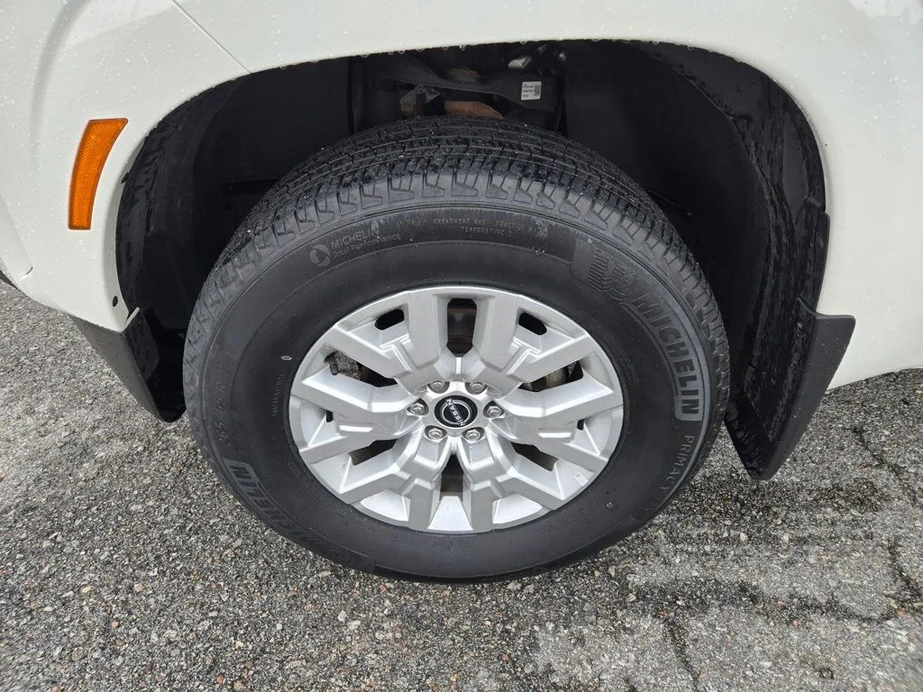Used 2023 White Nissan SV image 9