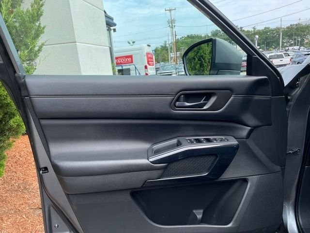 Used 2023 Gun Metallic Nissan SV image 9