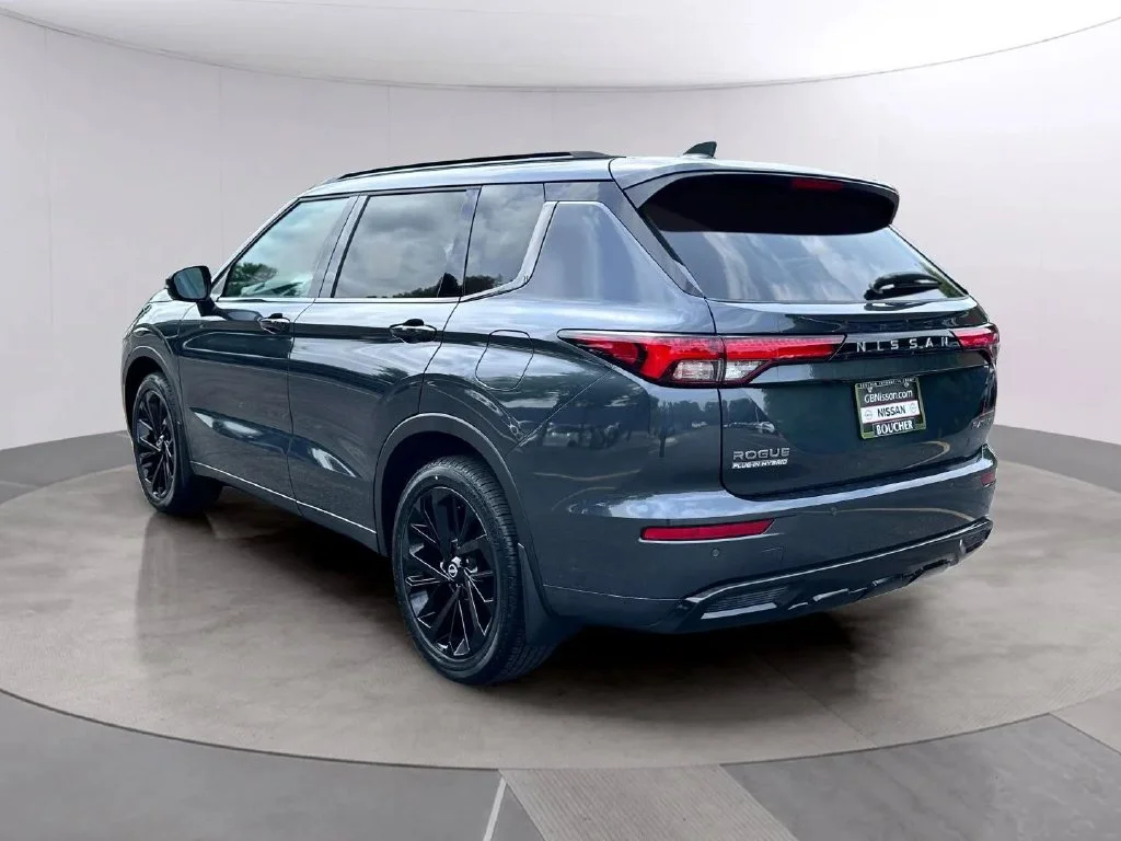 New 2026 Moonrock Gray Nissan Platinum image 5