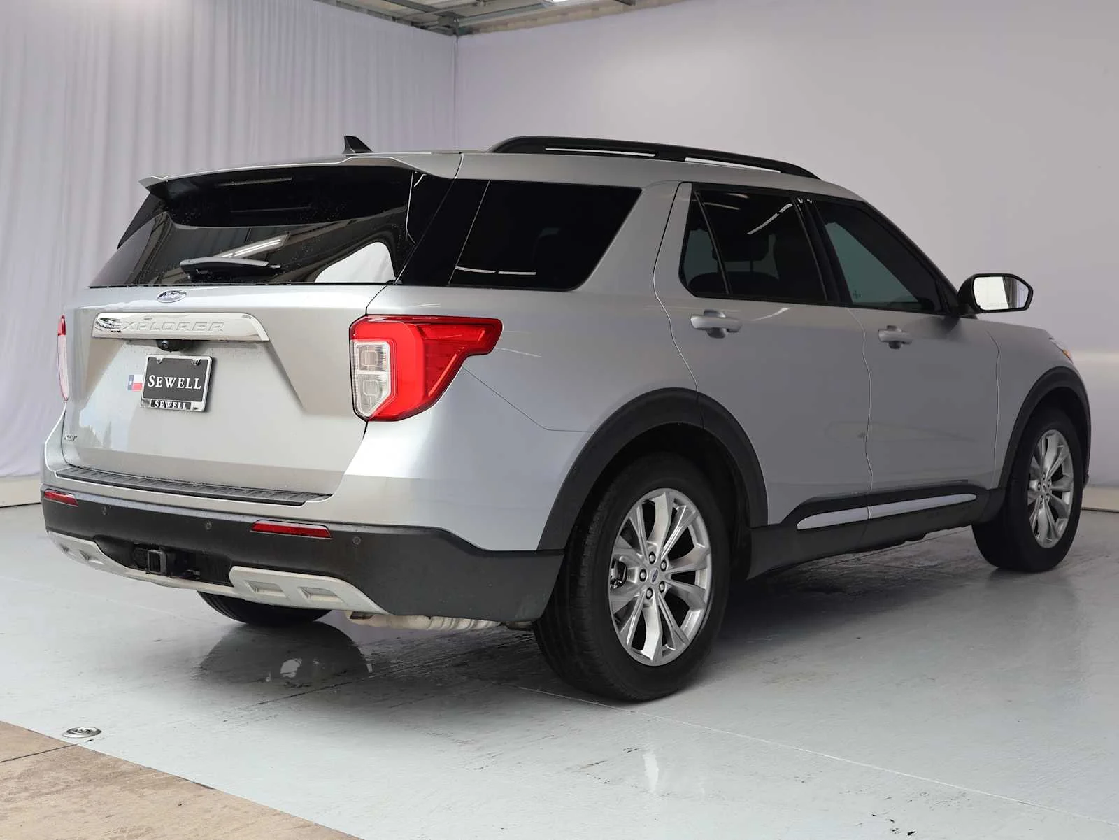 Used 2021 Iconic Silver Metallic Ford XLT image 9