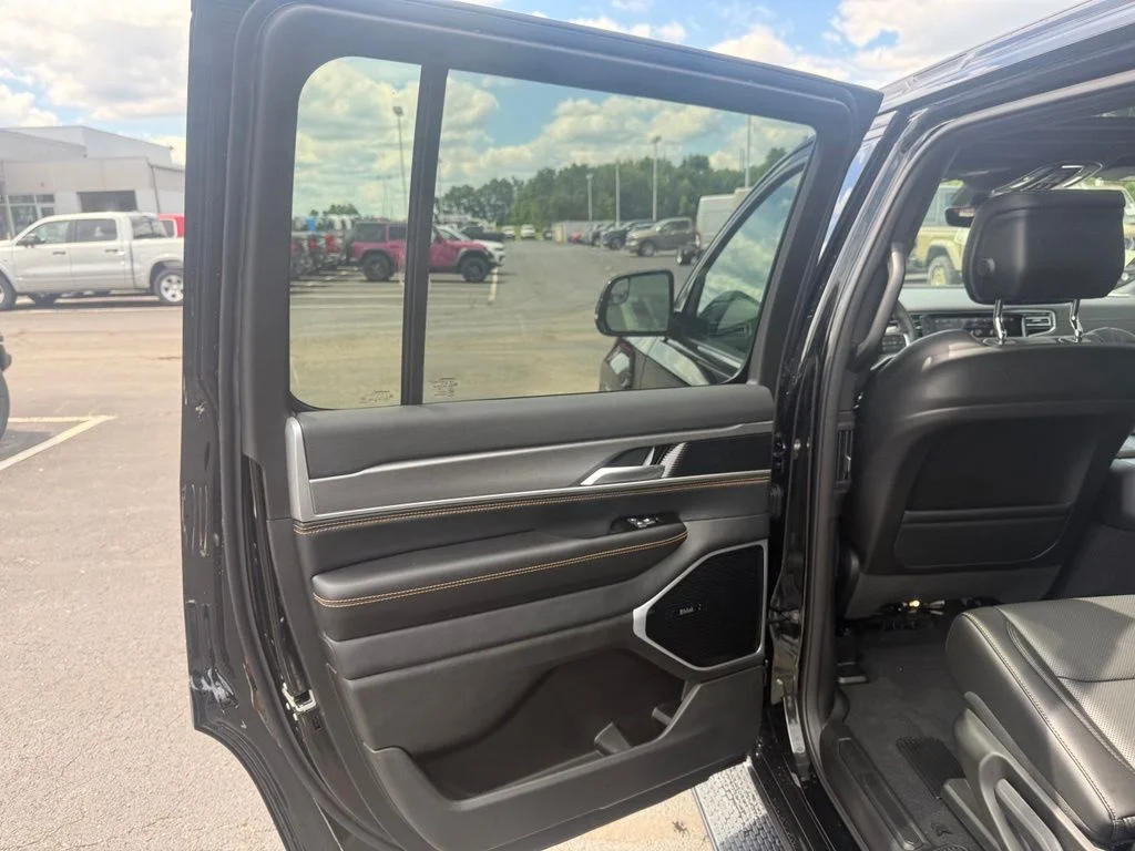 New 2026 High Gloss Black Exterior Paint Jeep 85th Anniversary Edition image 33