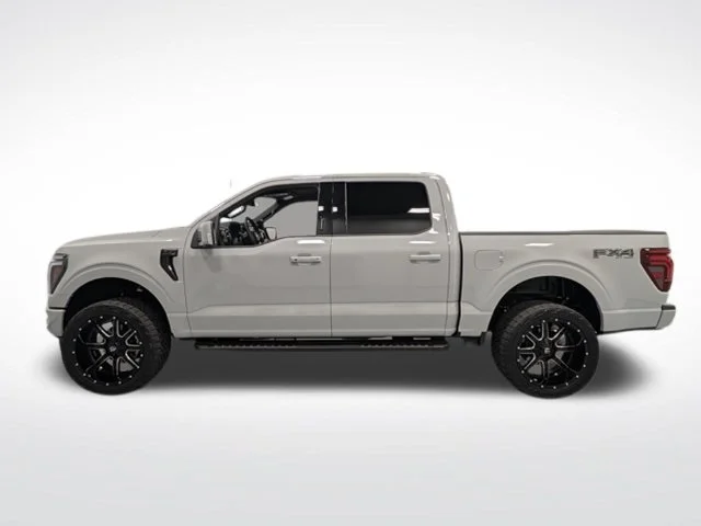Used 2026 White Ford Lariat image 5