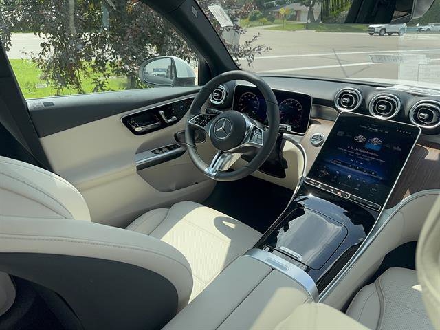 New 2026 Polar White Mercedes-Benz GLC 300 4MATIC® image 27