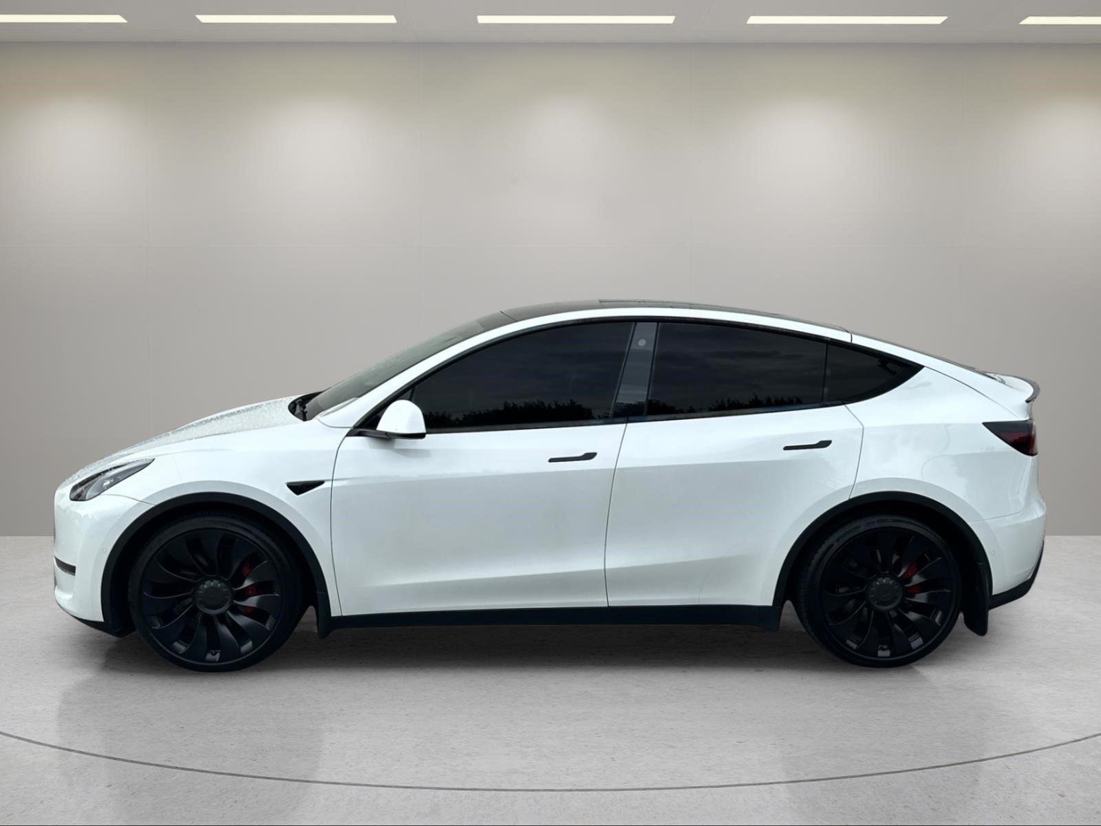 Used 2022 Pearl White Multi-Coat Tesla Performance image 2