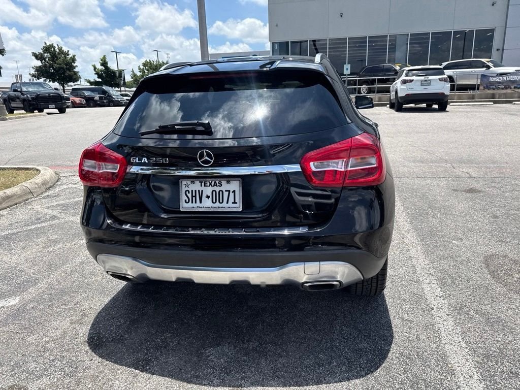 Used 2018 Black Mercedes-Benz GLA 250 image 11