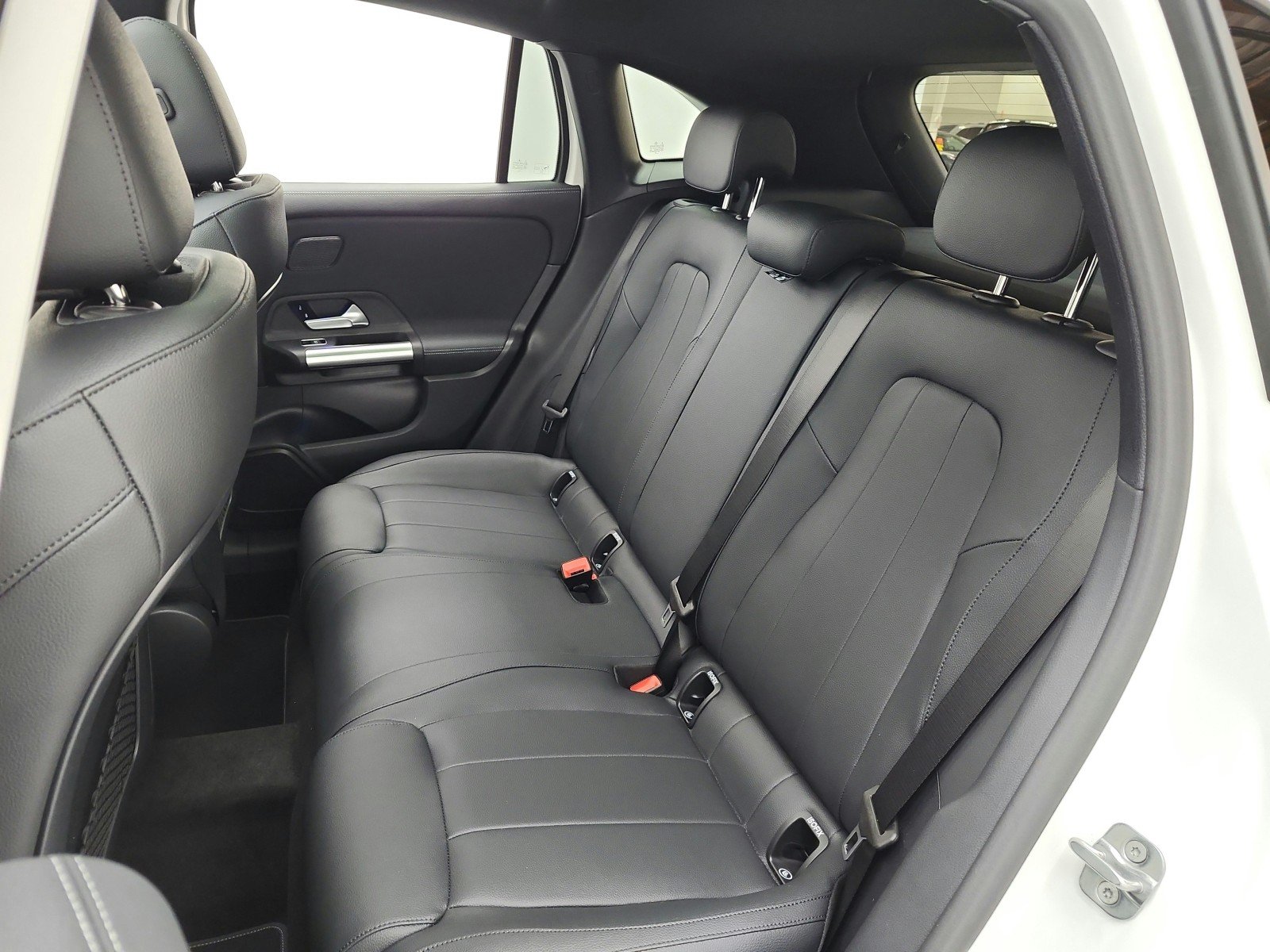 New 2026 Polar White Mercedes-Benz GLA 250 SUV image 11