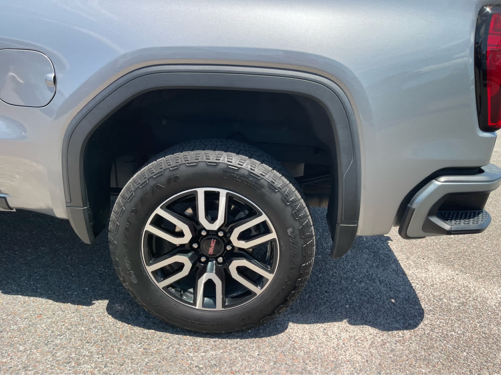 Used 2023 Sterling Metallic GMC AT4 image 8