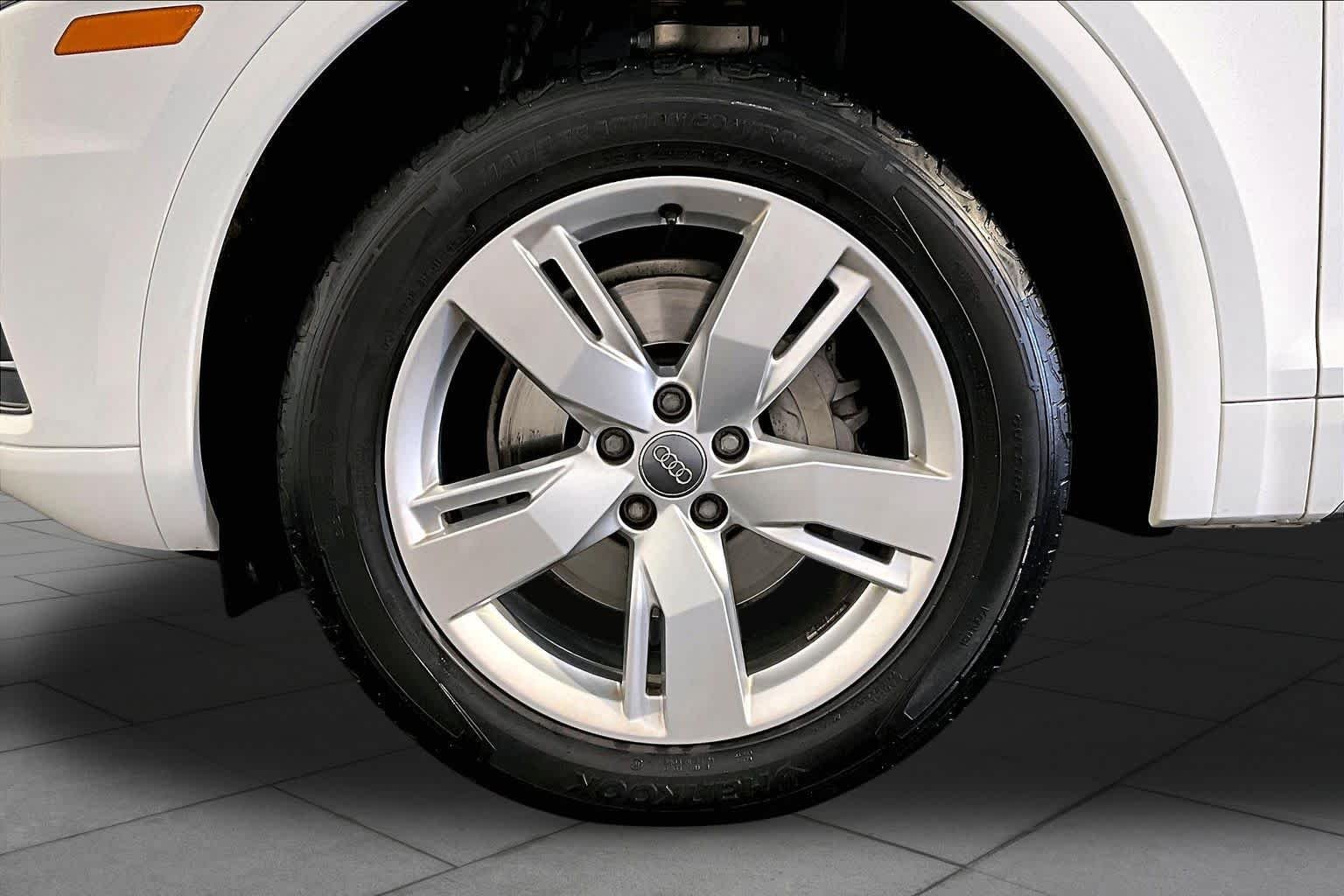 Used 2018 Ibis White Audi Prestige image 11