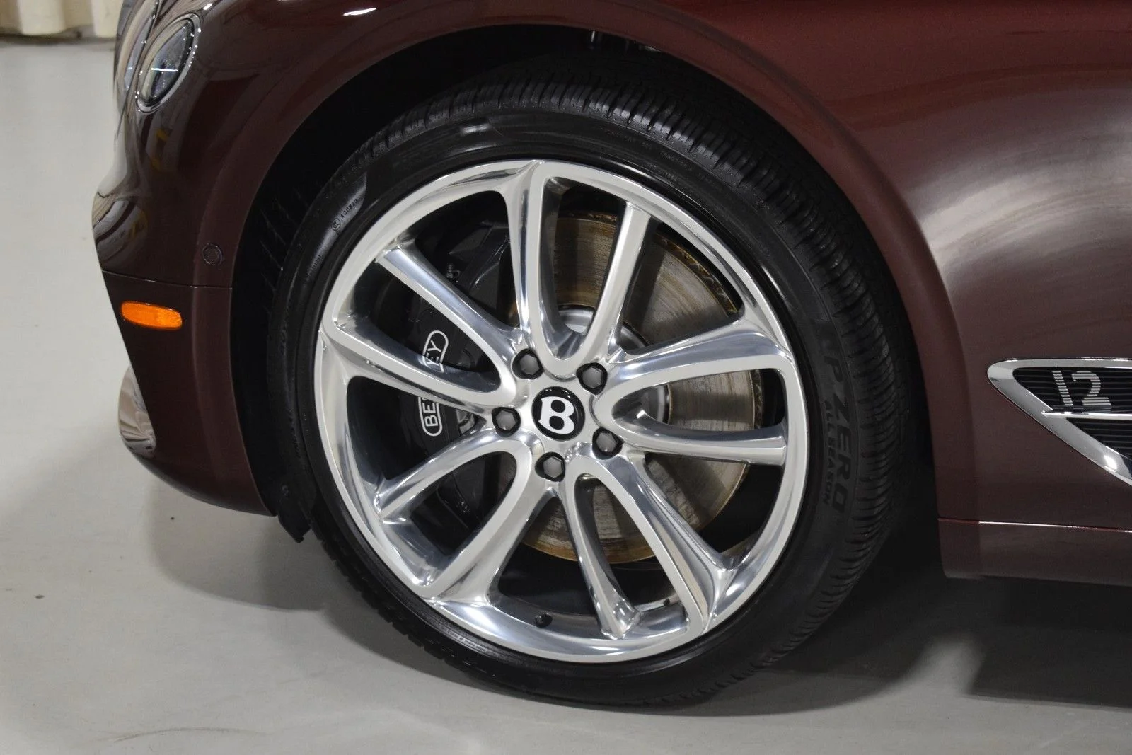 Used 2021 Red Bentley  image 17