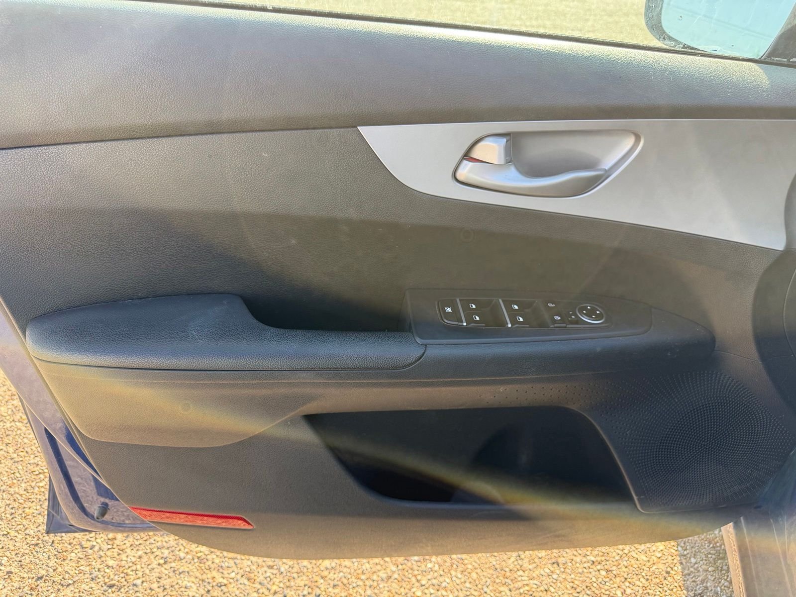 Used 2023 Blue Kia LXS image 12