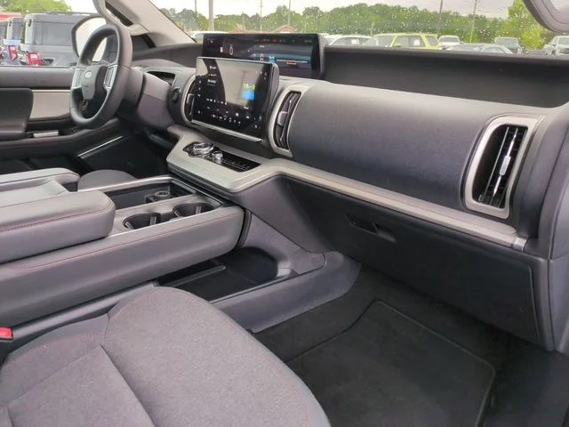Used 2025 White Ford Active image 35