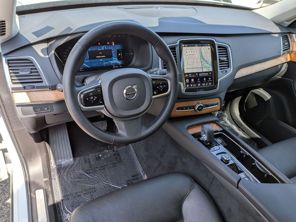 Used 2023  Volvo T8 Core Bright Theme image 17