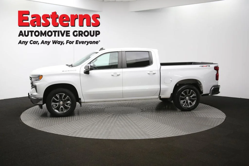 Used 2022 White Chevrolet LT image 59