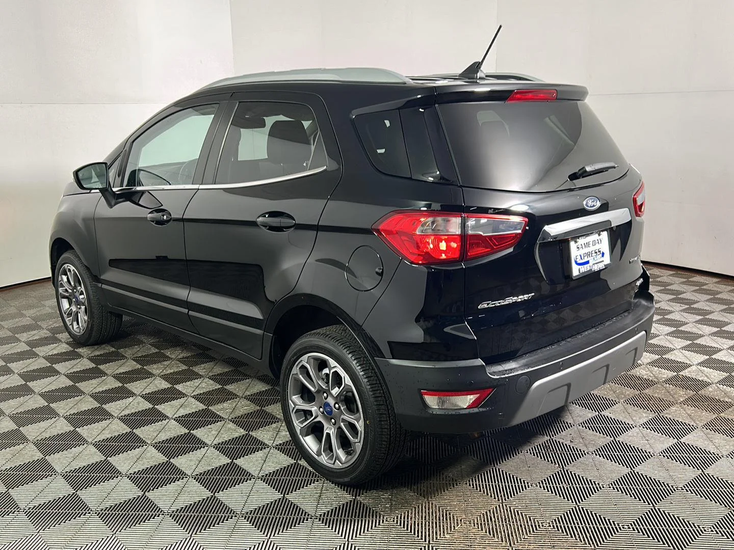 Used 2022 Shadow Black Ford Titanium image 10