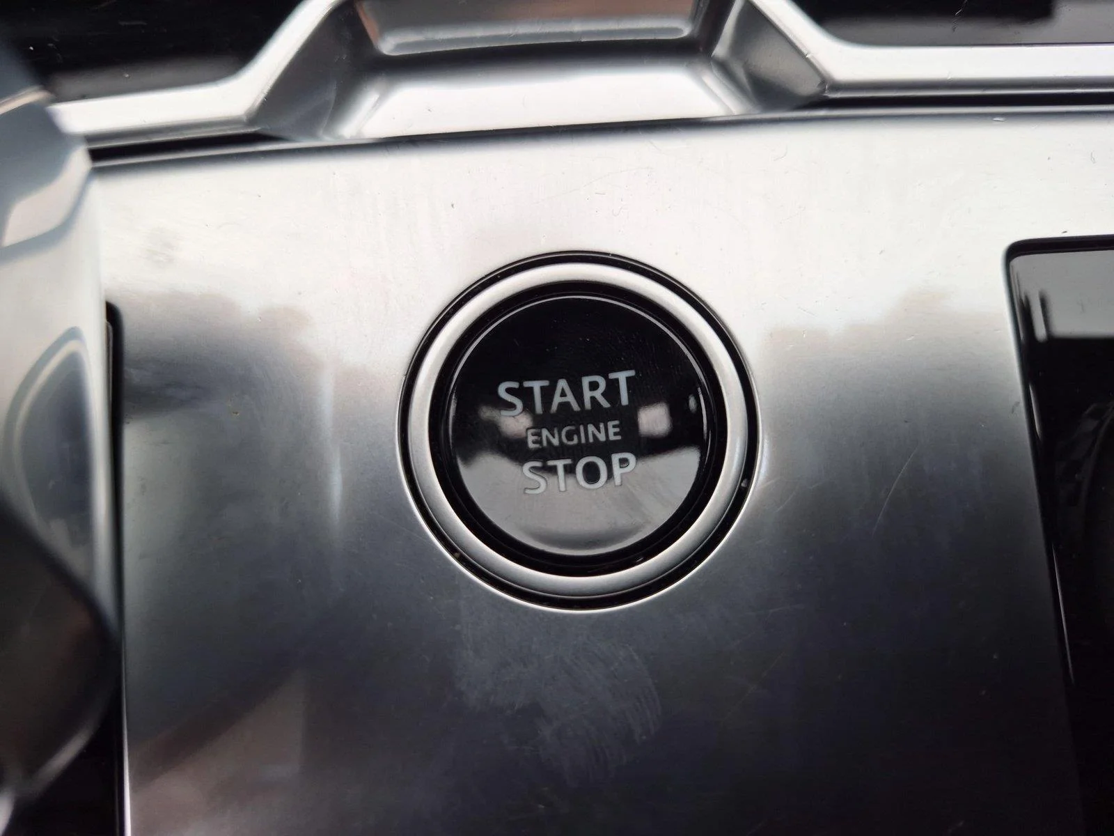 Used 2023 Eiger Grey Metallic Land Rover Autobiography image 30