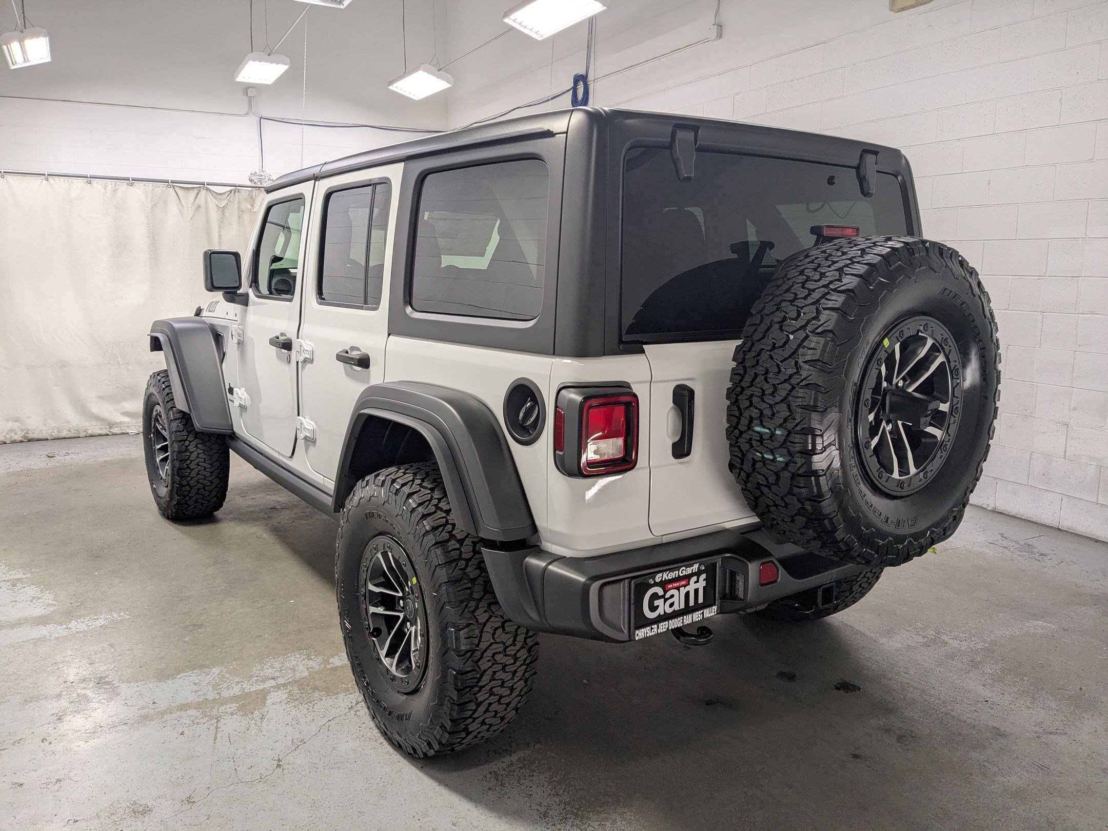 New 2026 Bright White Clear-Coat Exterior Paint Jeep Willys image 7