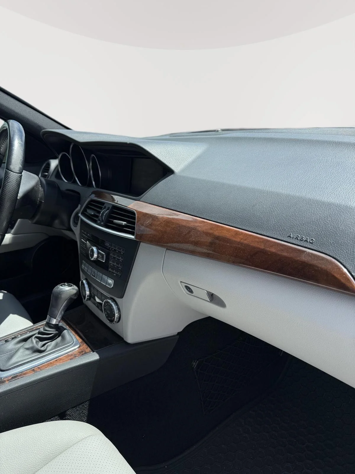 Used 2013 Iridium Silver Metallic Mercedes-Benz C 300 Luxury image 17