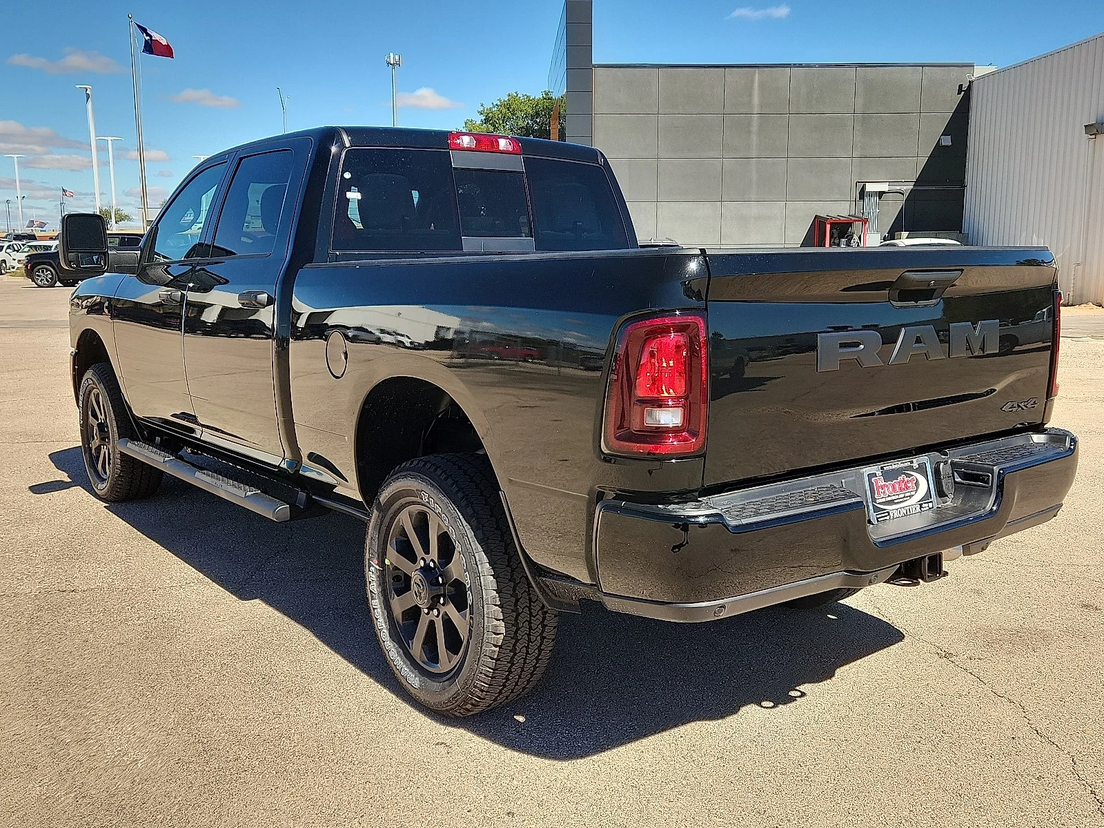 New 2027 Diamond Black Crystal Pearl-Coat  Paint Ram BLACK EXPRESS CREW CAB 4X4 6
