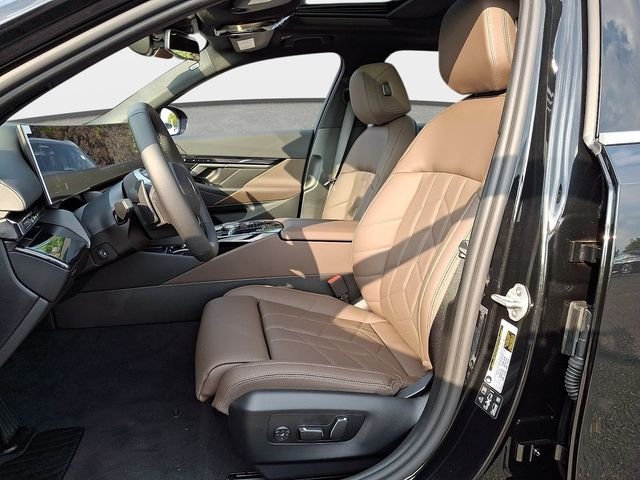 New 2027 Black Sapphire Metallic BMW 530i xDrive image 11