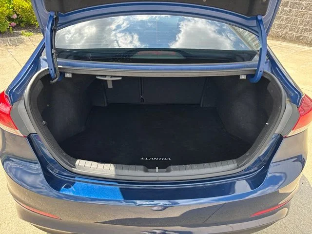 Used 2017 Lakeside Blue Hyundai SE image 11