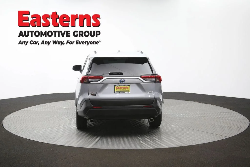 Used 2021 Silver Toyota XLE image 37
