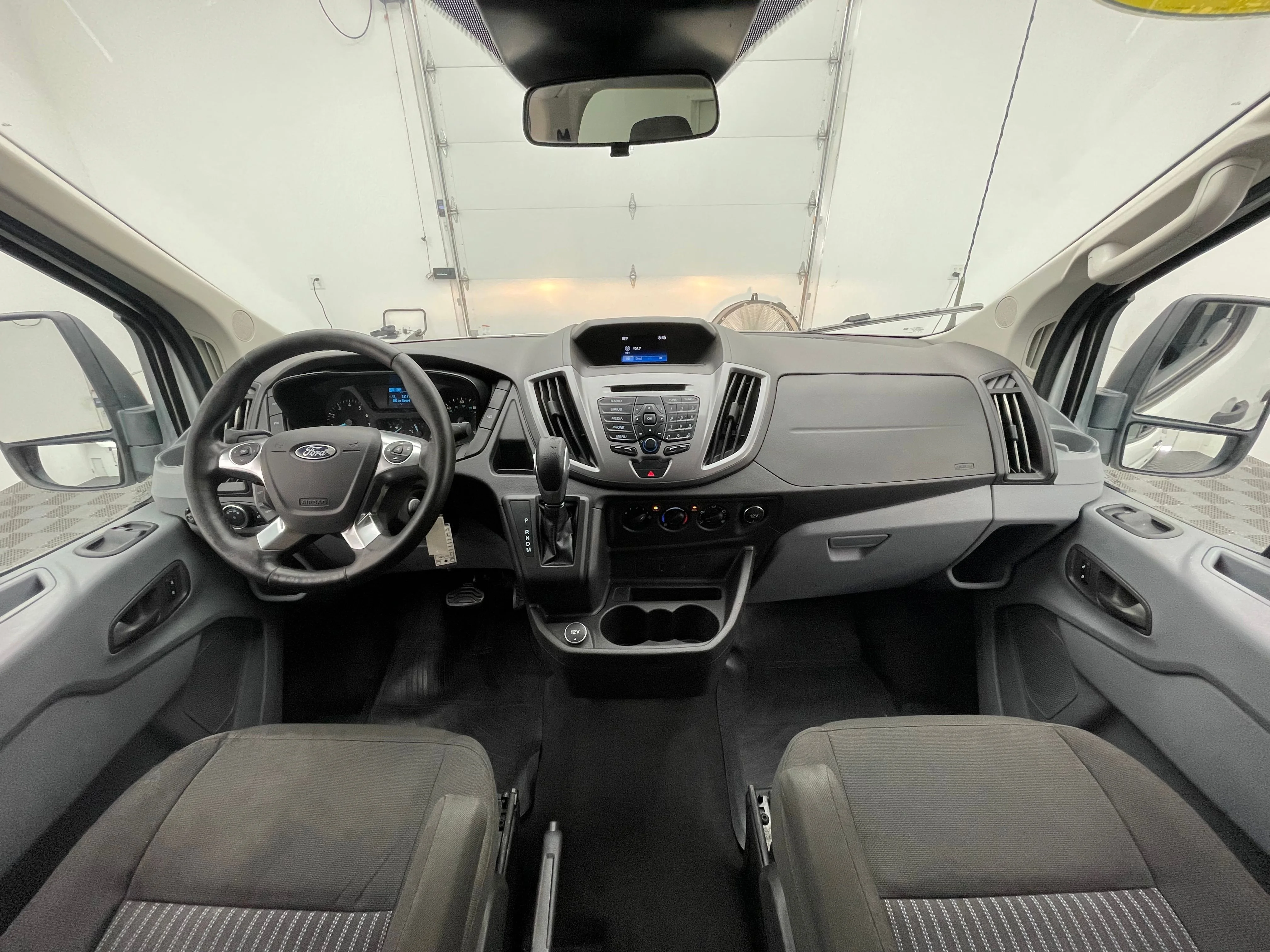 Used 2017 Oxford White Ford XLT image 3
