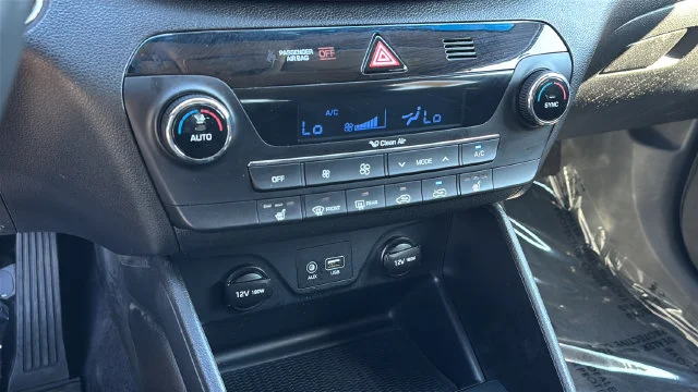 Used 2018 Black Hyundai Value image 31