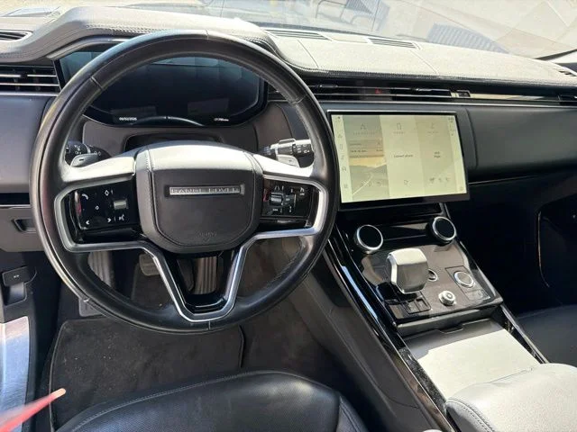 Used 2023 Santorini Black Metallic Land Rover SE image 9