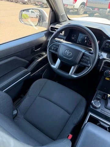 2025 Toyota Tacoma SR5 - Photo 10