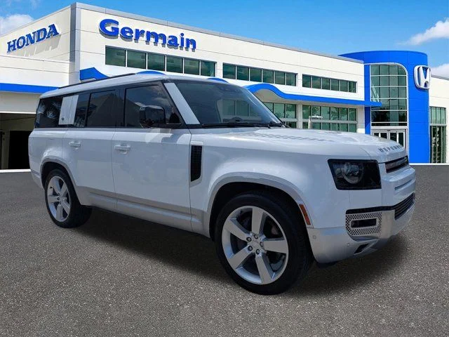 Used 2023 Fuji White Land Rover First Edition image 3