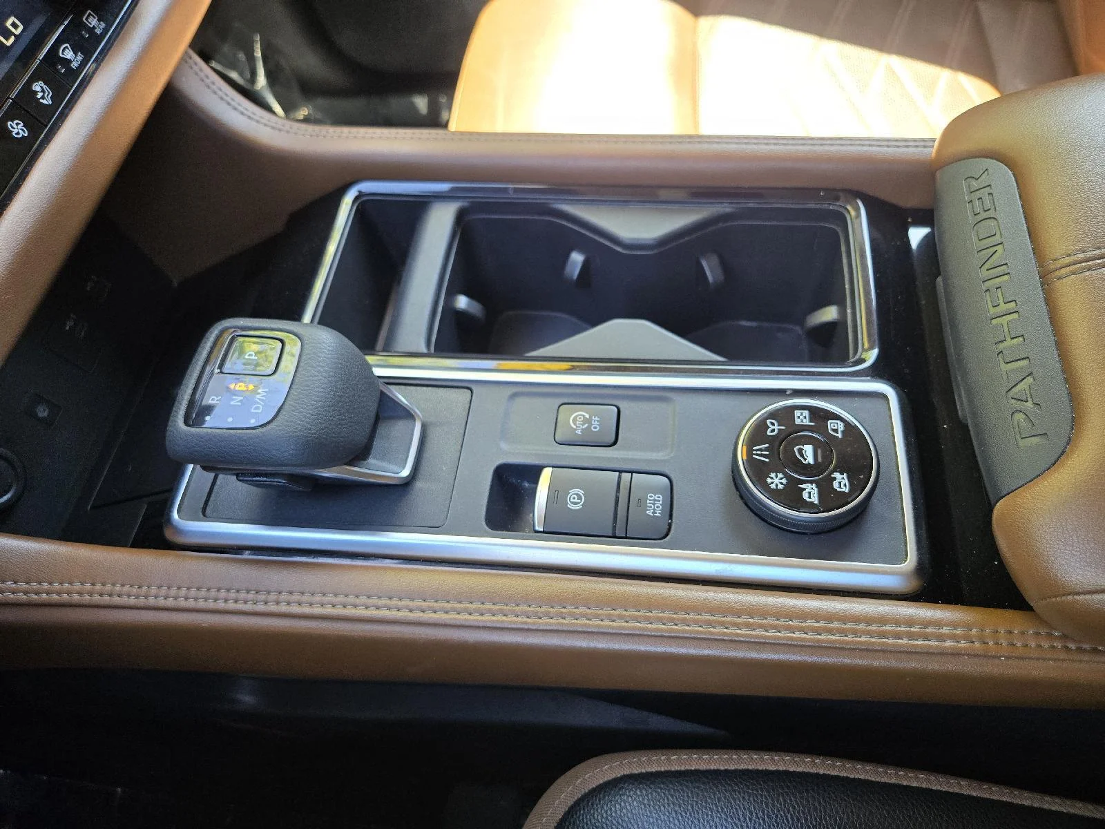 Used 2024 Scarlet Ember Nissan Platinum image 21