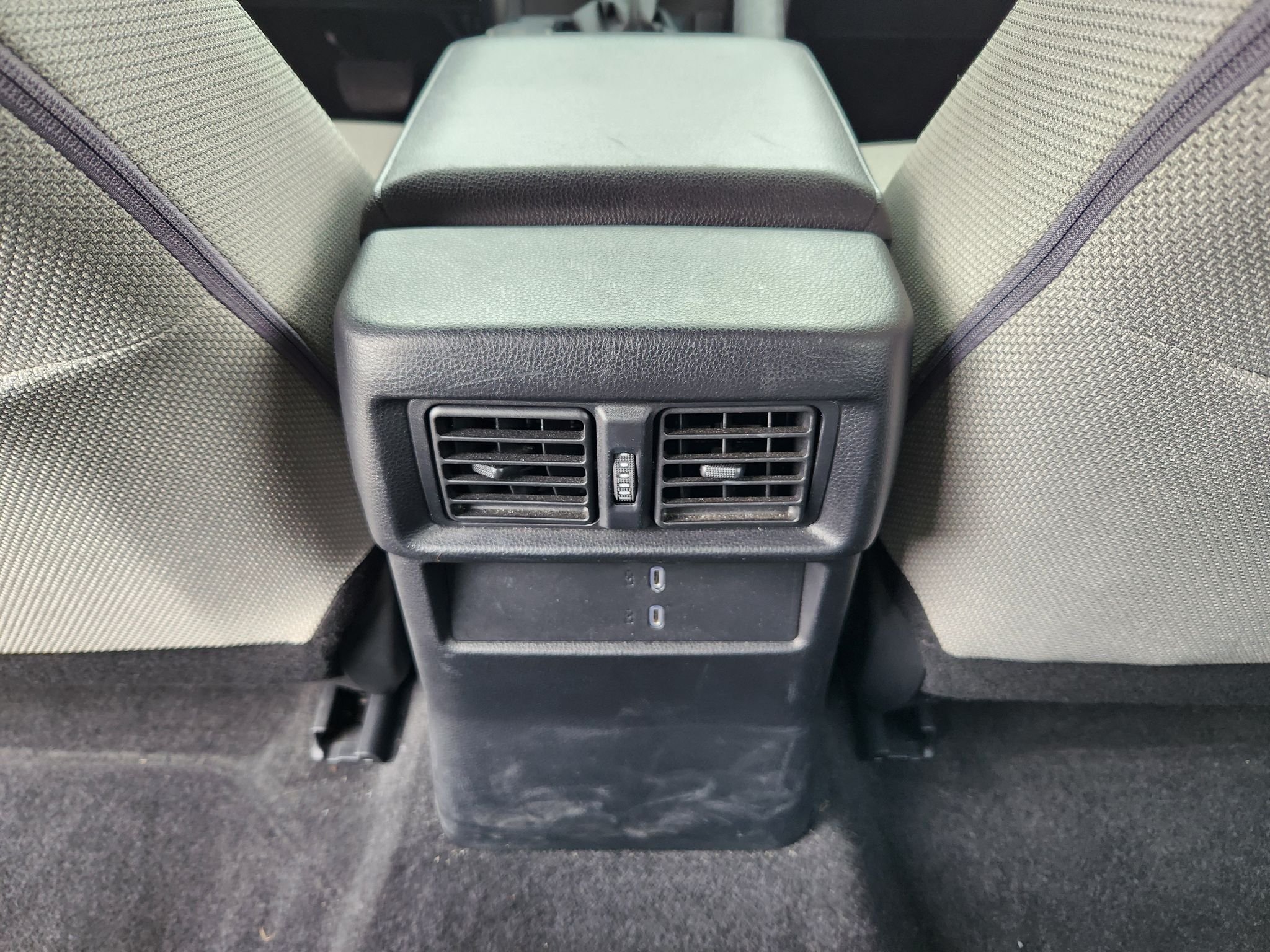Used 2025 Ice Cap Toyota SR5 image 33