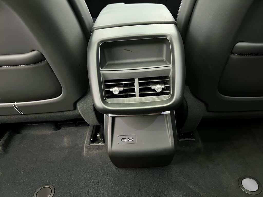 Used 2024 Silver Metallic Cadillac Tech image 27