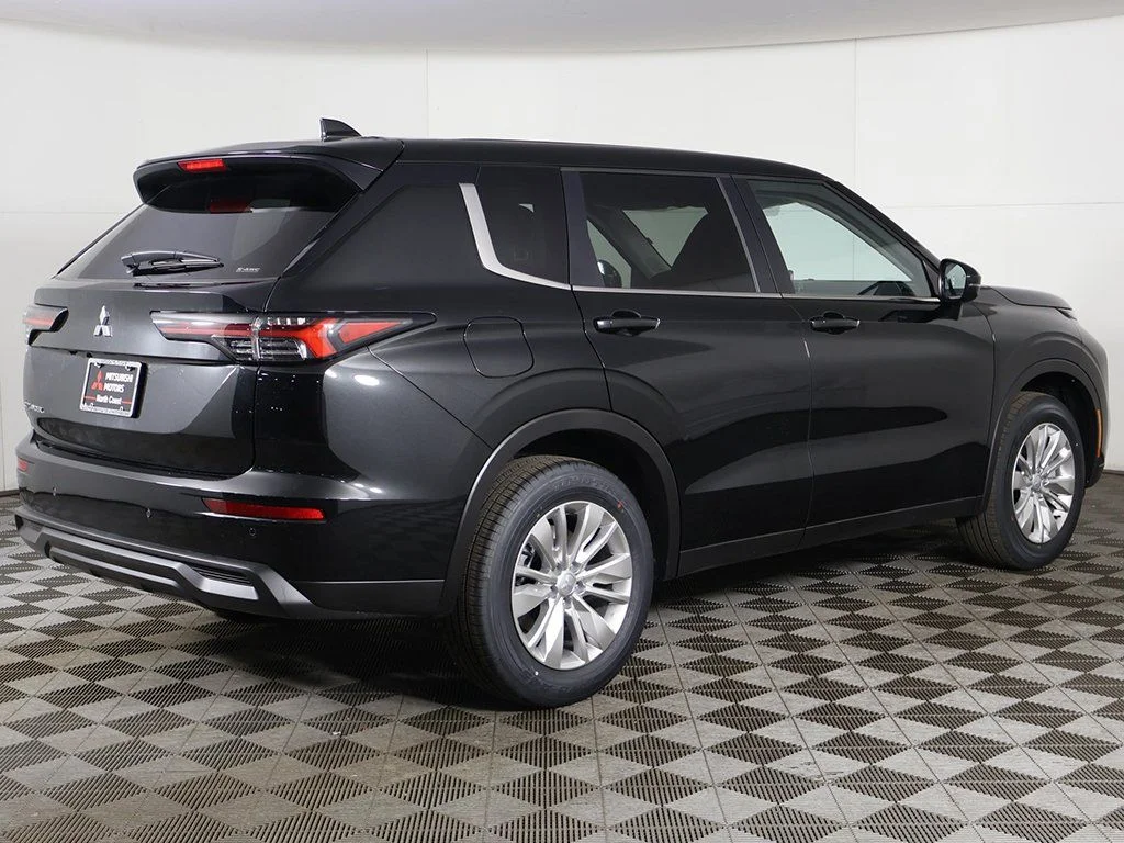 New 2026 Black Mitsubishi ES image 11