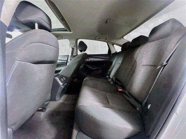 Used 2025 Platinum White Pearl Honda SE image 25