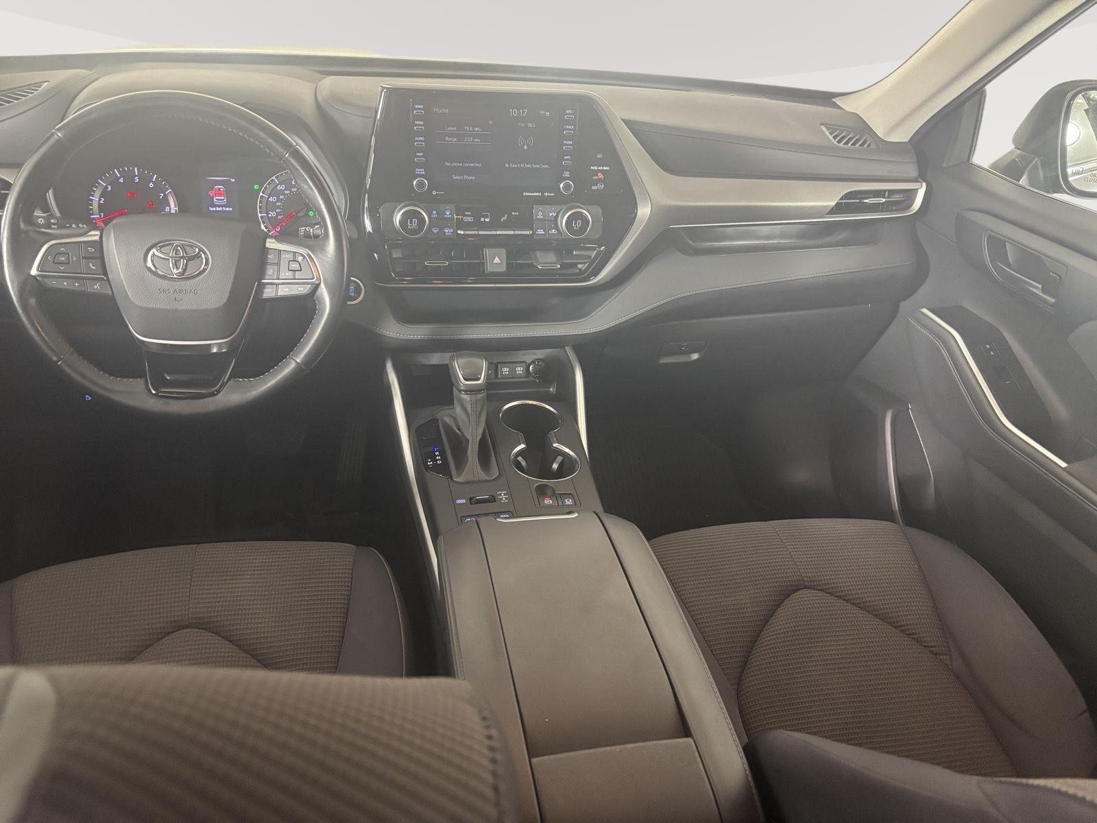 Used 2020 Magnetic Gray Metallic Toyota LE image 6