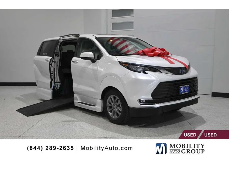 2022 Toyota Sienna XLE