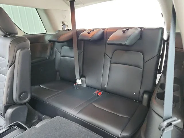 Used 2024 Gray Nissan Platinum image 37