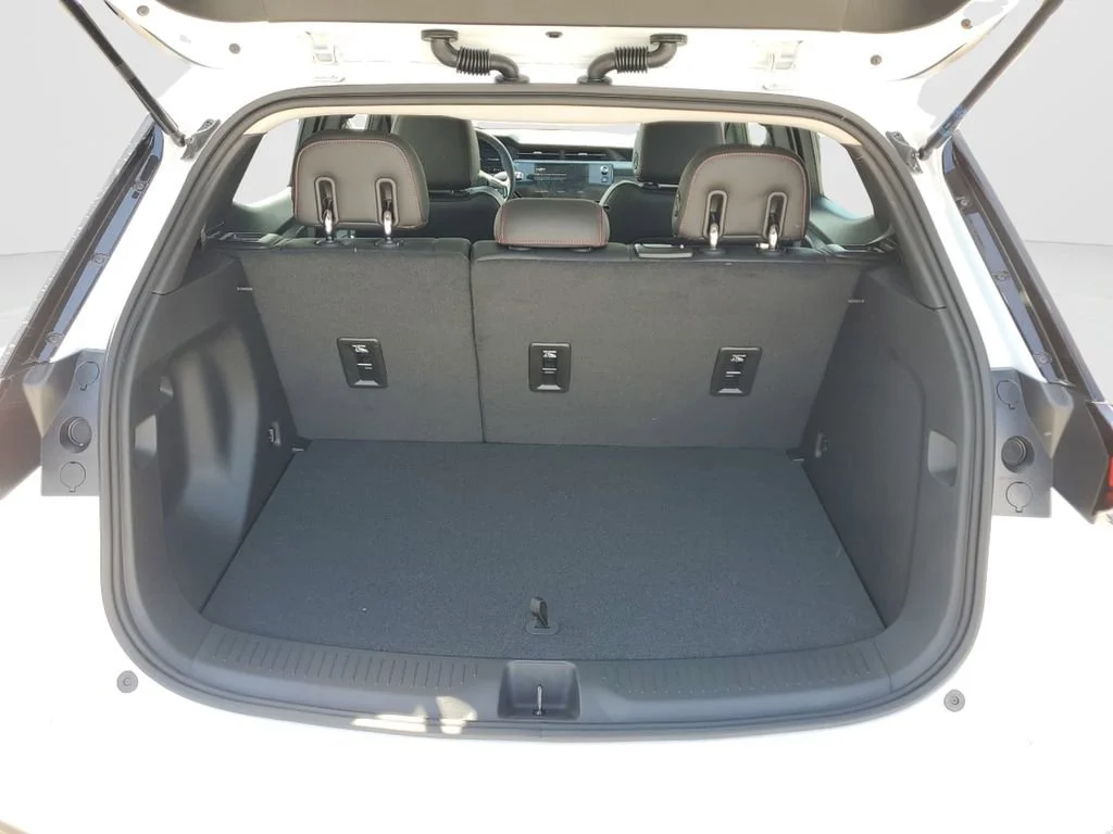 Used 2027 Summit White Chevrolet RS image 12