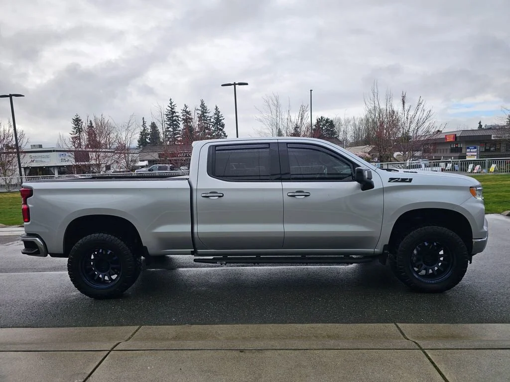 Used 2022 Silver Ice Metallic Chevrolet LTZ image 6