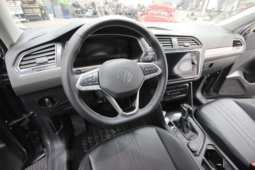 Used 2024 Gray Volkswagen 2.0T SE image 16