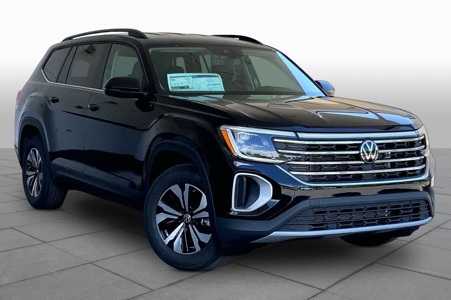New 2026 Deep Black Pearl Volkswagen 2.0T SE image 2